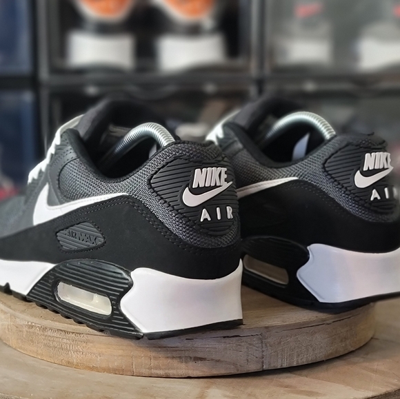 Air Max 90 "iron grey/dark smoke/white" Mens 9.5 Brand New Fast Shipper - Picture 6 of 12